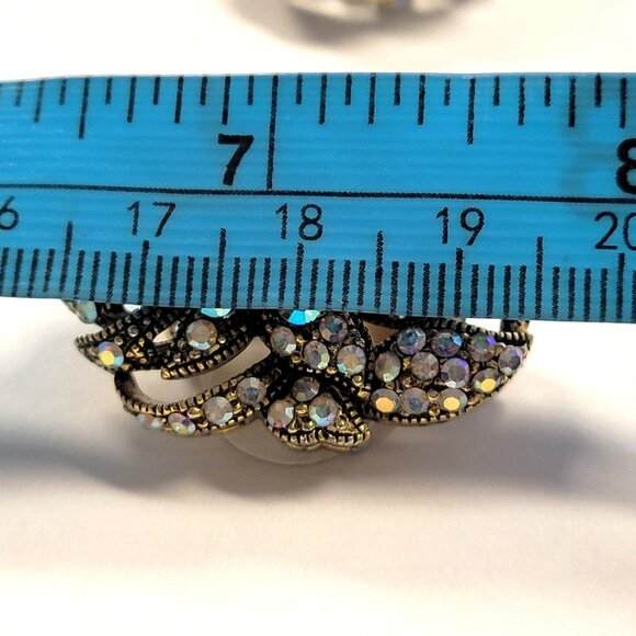 Vintage Crystal Clip Ons - Picture 6 of 8